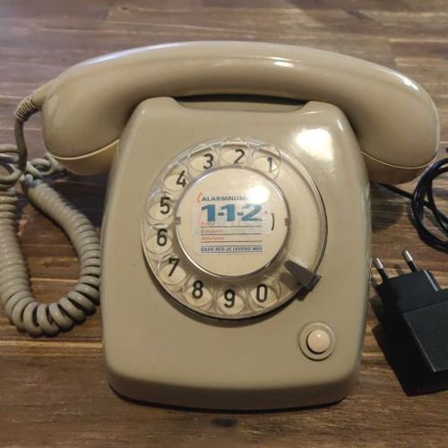 Ontdek de Wonderfoon T65 van SOS Solutions – Nostalgie met één draai aan de kiesschijf